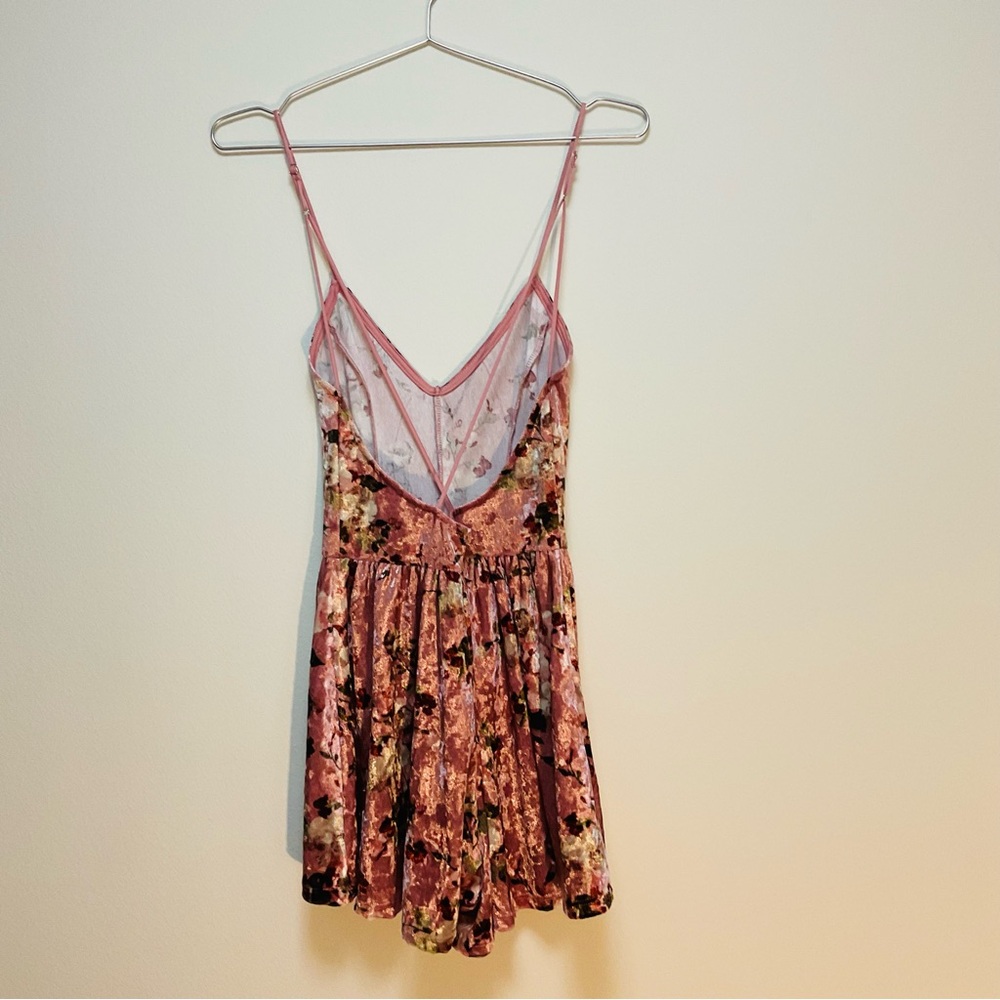 PacSun LA Hearts pink crushed velvet floral print strappy rompe Size Small. - Picture 9 of 11